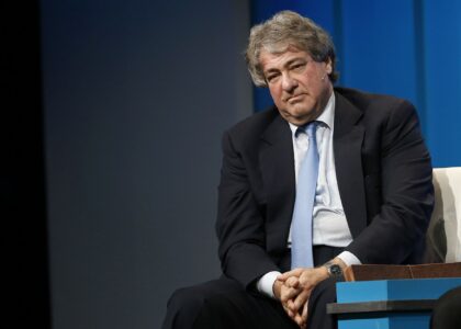 Leon Black durante la testimonianza alla House Oversight Committee