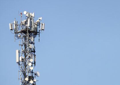 Rinnovo automatico delle frequenze nelle telecomunicazioni
