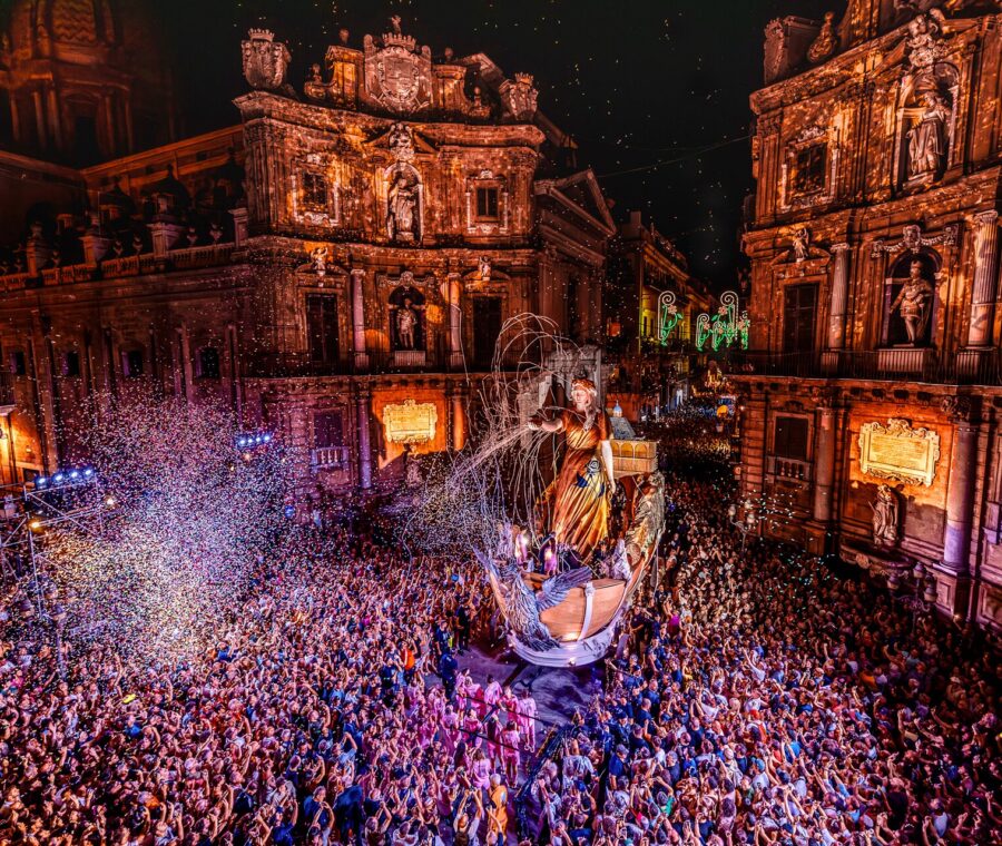 Corteo del Festino di Santa Rosalia a Palermo