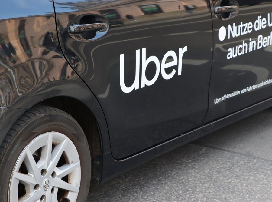Scontro tra Uber e Waymo sui robotaxi