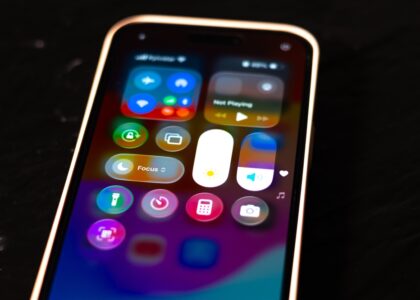 Screenshot di iOS 27 con Siri AI