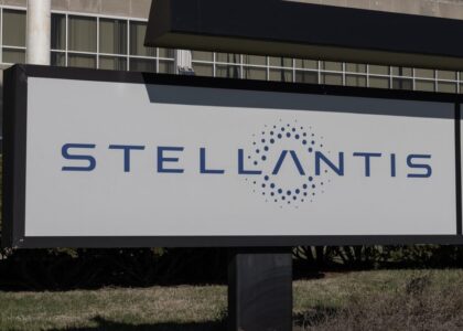Logo Stellantis