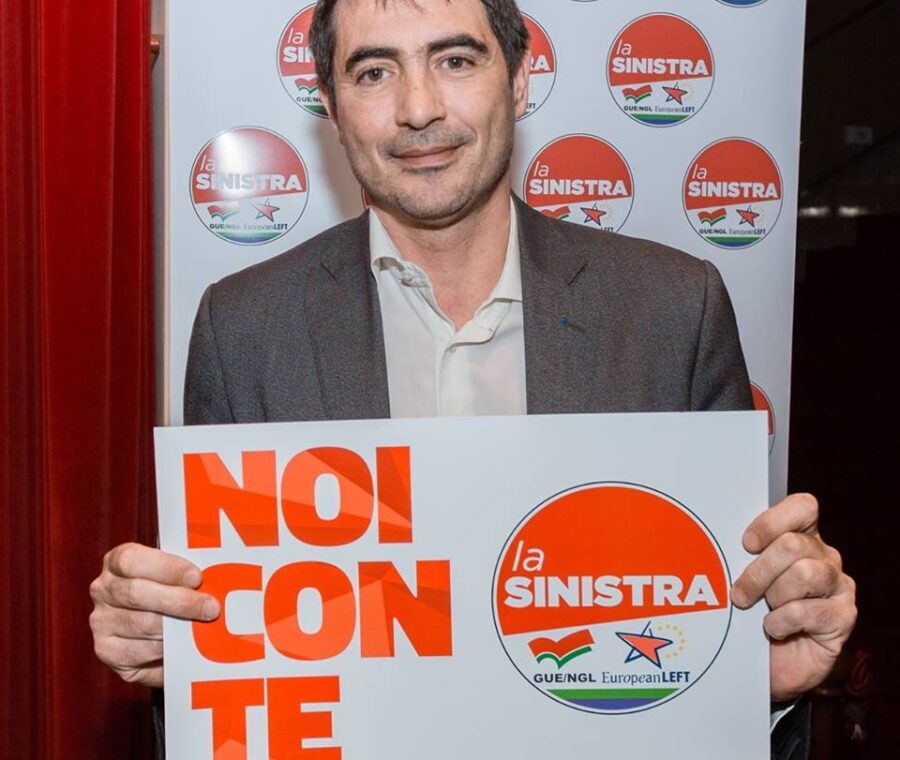 Nicola Fratoianni durante un'intervista