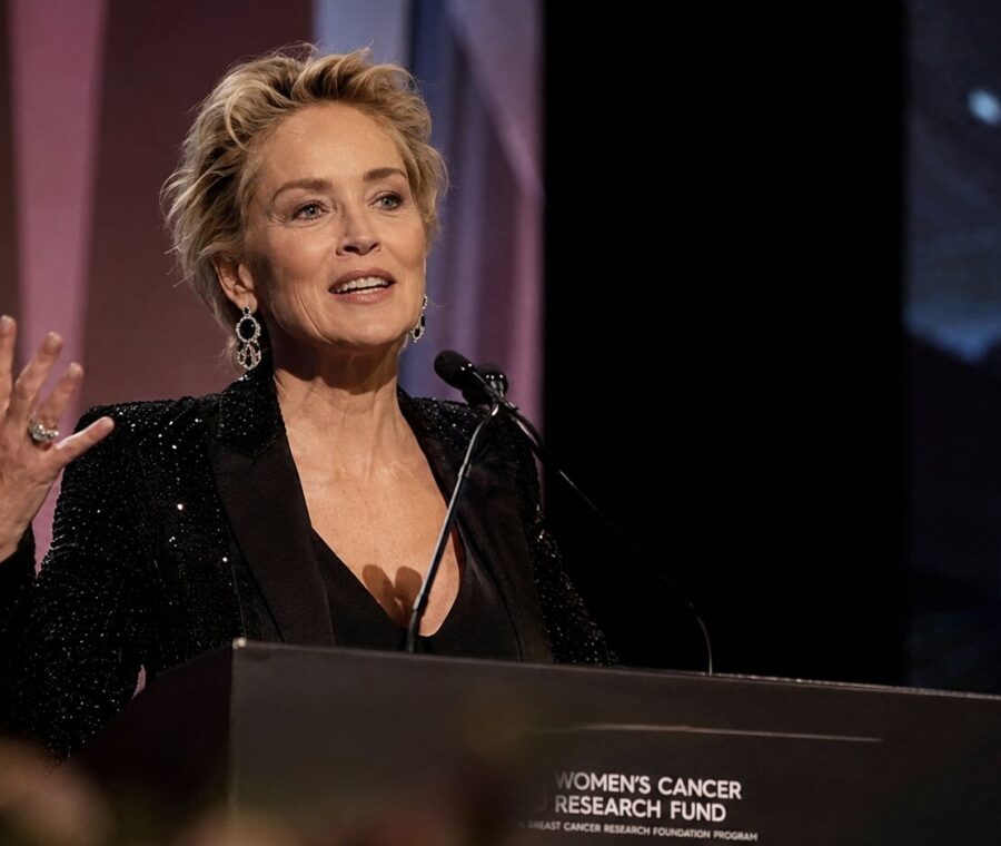 Sharon Stone durante l'assemblea dei Nobel