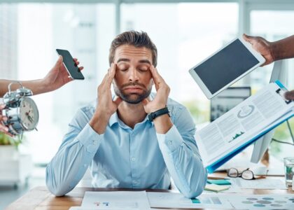 Immagine rappresentativa dello stress nel lavoro tecnologico