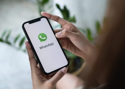 Interfaccia WhatsApp con la nuova scheda 'Tu'