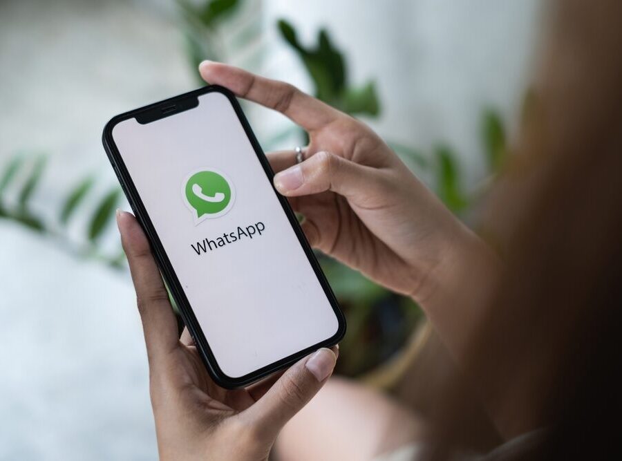 Interfaccia WhatsApp con la nuova scheda 'Tu'
