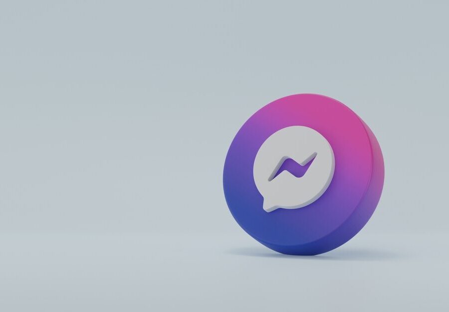 Screenshot dell'interfaccia di Google Messages con nuove funzionalità