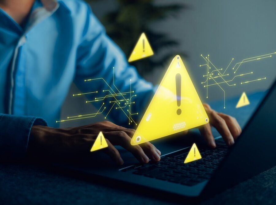 Logo PHP con avviso di sicurezza